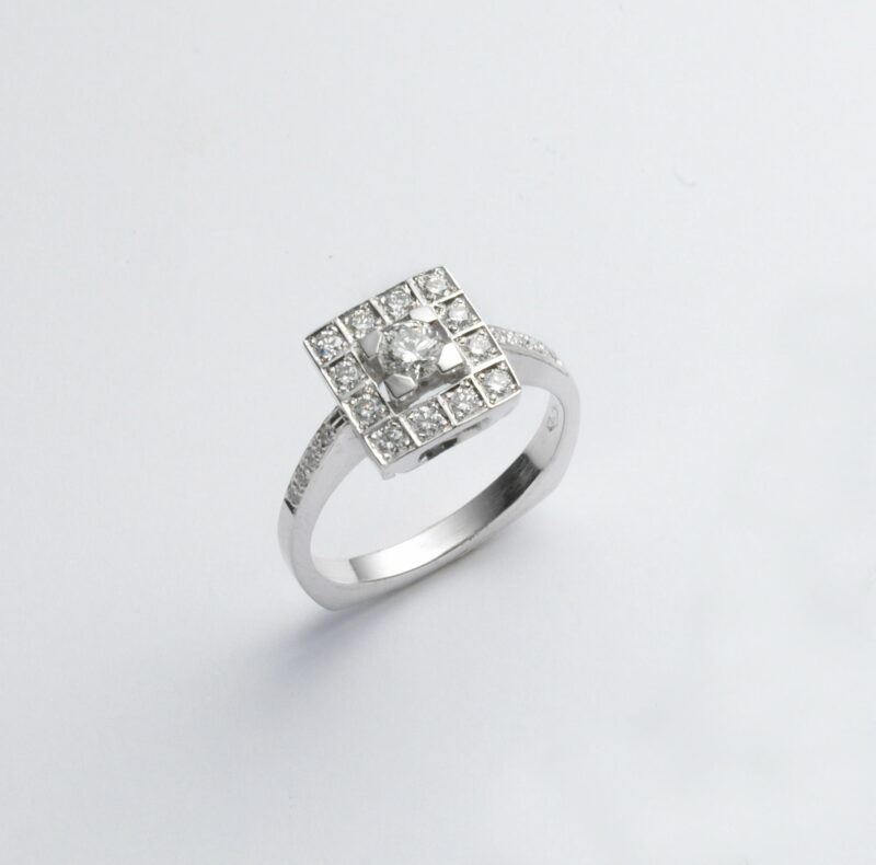 Anello Oro Bianco 18KT <br> Diamante centrale, Diamanti
