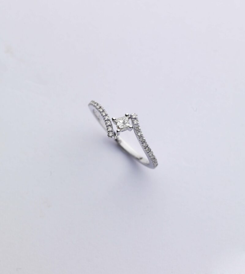 Anello Oro Bianco 18KT <br> Diamante Princess, Diamanti