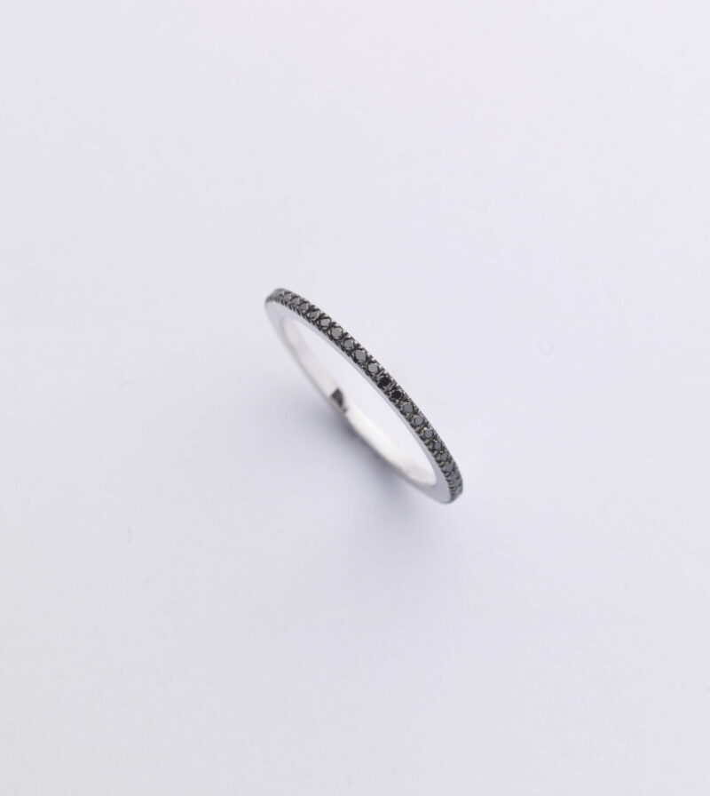 Anello Oro Bianco 18KT <br> Diamanti Neri