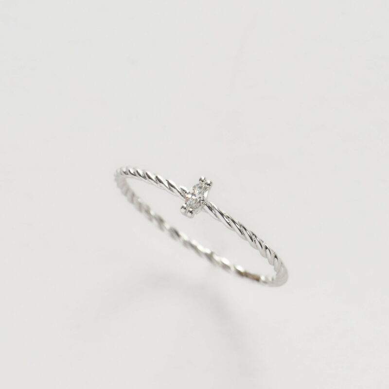 Anello Oro Bianco 18KT <br> Diamante taglio Navette