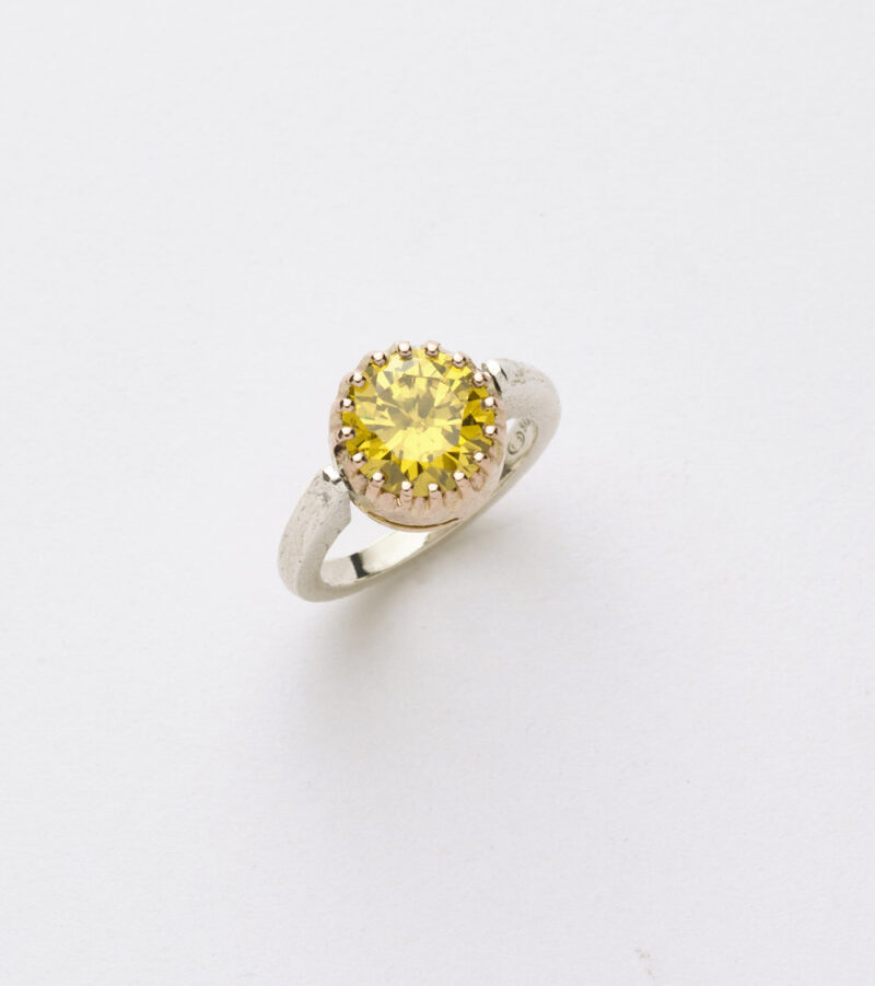 Anello Reverse in Oro e Argento <br> Pietra centrale 10mm