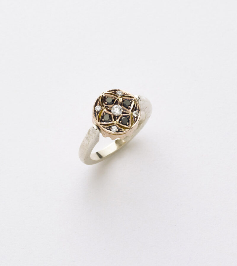 Anello Reverse in Oro e Argento <br> Pietra centrale 10mm - immagine 2
