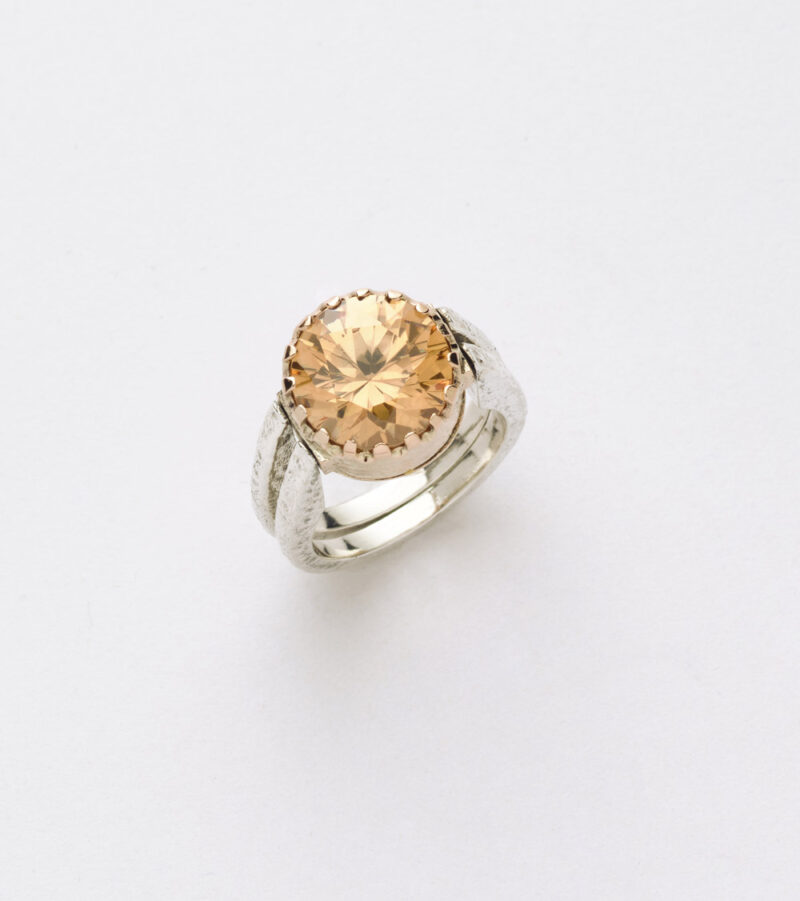 Anello Reverse in Oro e Argento <br> Pietra centrale 12mm