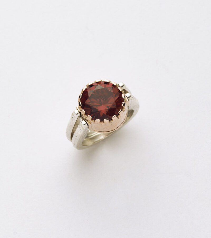 Anello Reverse in Oro e Argento <br> Pietra centrale 12mm
