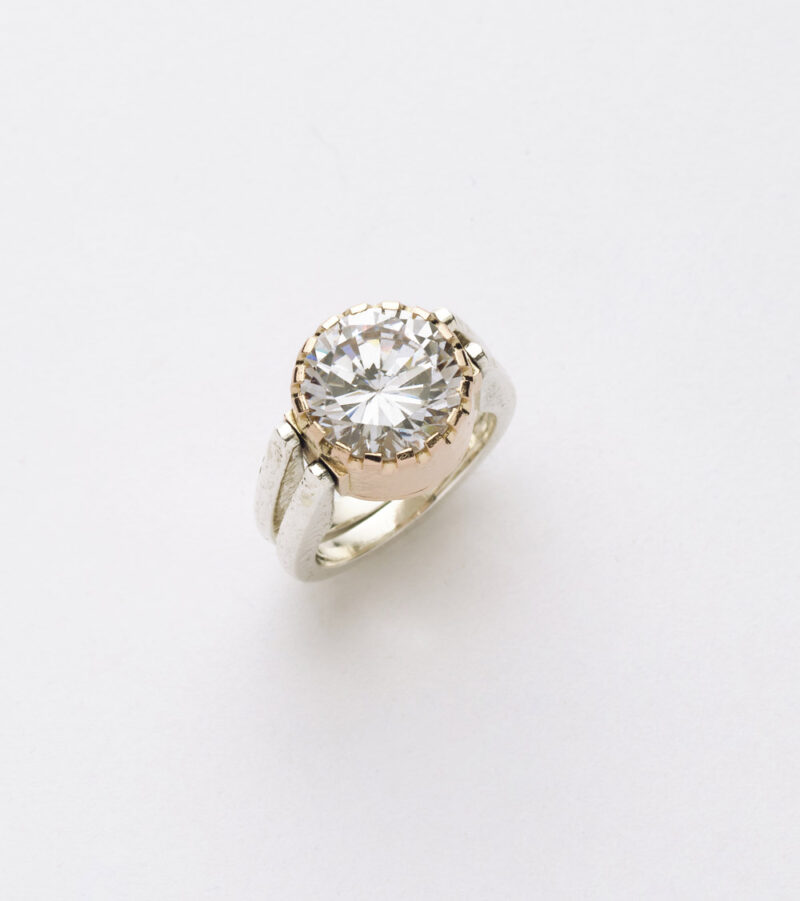 Anello Reverse in Oro e Argento <br> Pietra centrale 12mm